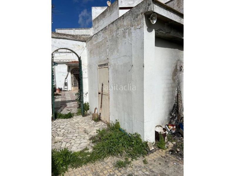 Foto 695cdd9f-a0df-4fa3-9328-84a7065bafb1. Chalet en clara campoamor 28 en Centro Tomares