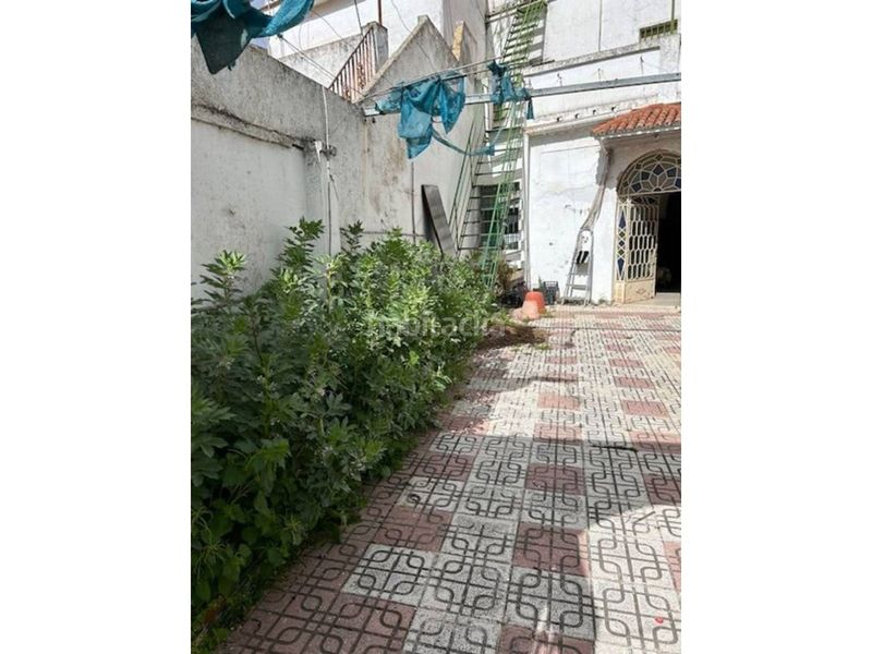 Foto c22d4de7-8b0b-4435-8901-c2e0b16f232d. Chalet en clara campoamor 28 en Centro Tomares