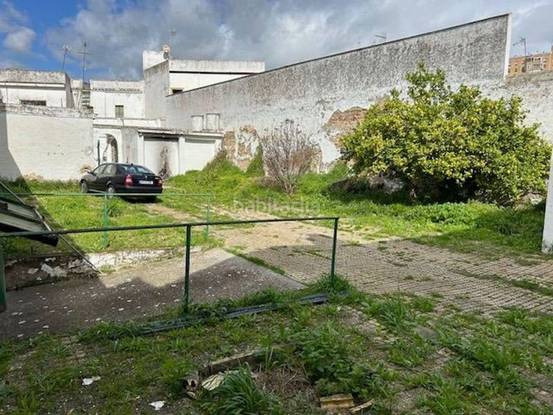 Foto c52a1fde-706d-488f-973e-3fbbf9580a8f. Chalet en clara campoamor 28 en Centro Tomares