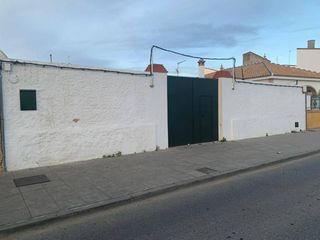 Wohngrundstück in Avenida de la estacion 31. Terreno en venta en gerena