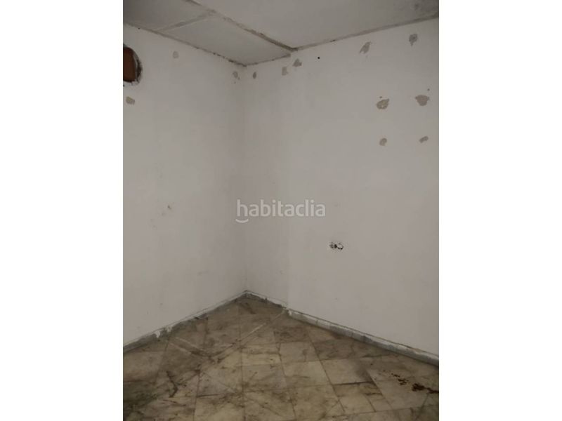 Foto 1b1cd291-4c01-4bc9-84aa-0aae30761c01. Casa adossada a calle ferrobús 10 a Cantillana