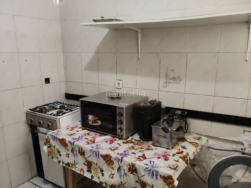 Foto c917b089-c001-4973-9eb3-36ecc6384d77. Casa adossada a calle ferrobús 10 a Cantillana