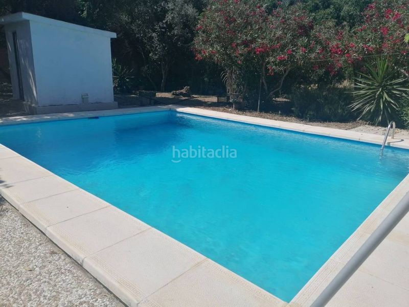 Foto 0172901a-c2d2-40f5-a1e0-d188bd8c3f0a. Chalet  en venta en Carmona