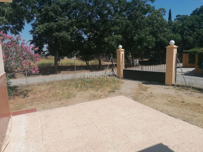 Foto 3f31955d-7f79-460e-a953-ac801442d4f9. Chalet  en venta en Carmona