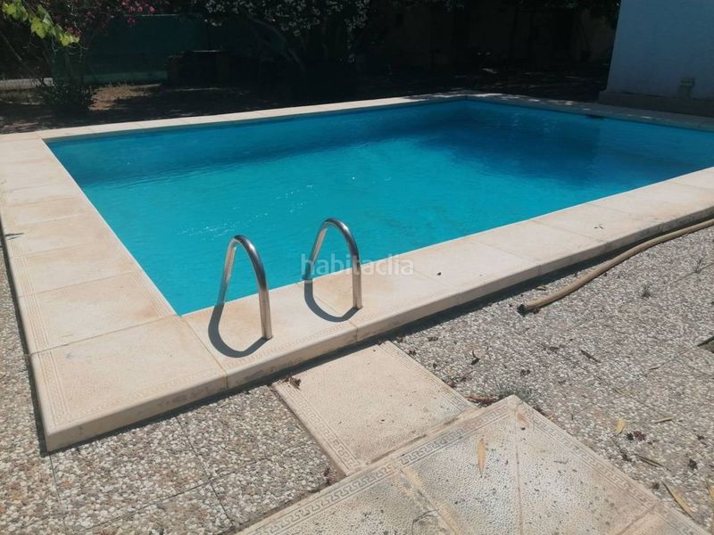 Foto da22fd95-8d67-4d23-a70c-25a8bd582134. Chalet  en venta en Carmona