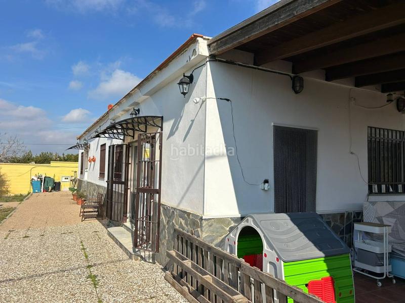 Foto 801c3305-a14e-44e9-bf02-3bb4b5f7b378. Chalet  unifamiliar en venta en Carmona