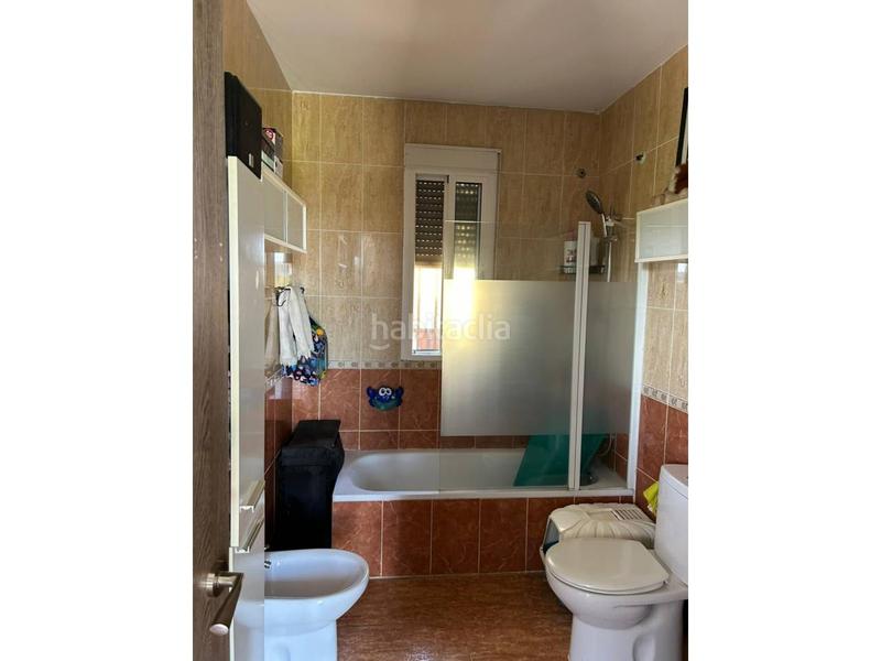 Foto eb940eff-4d25-4762-a667-319a887d8d8e. Chalet  unifamiliar en venta en Carmona