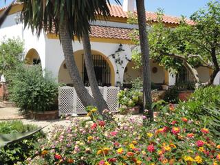 Maison à Cortijos del alcor 1. Chalet unifamiliar en venta en carmona