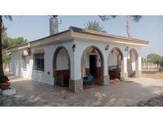 Xalet a Monjas 55. Chalet unifamiliar en venta en carmona