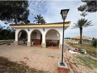Chalet à Monjas 55. Chalet unifamiliar en venta en carmona