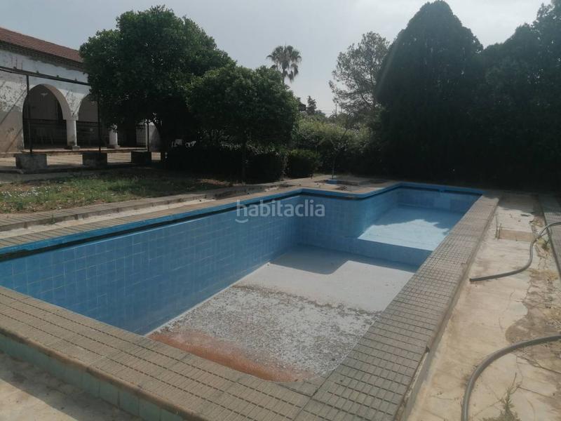 Foto a47535b9-56cd-4e5c-8a9f-7abcbdf84aa5. Chalet  unifamiliar en venta en Entrenúcleos41704 en Dos Hermanas