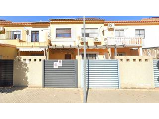 Maison jumelée à Hacienda san antonio 51. Chalet adosado en venta en torreblanca41016