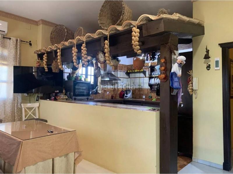 Foto 4daedbe2-36f5-44da-8aec-6db8e4425294. Xalet amb aparcament piscina a Rinconada (La)