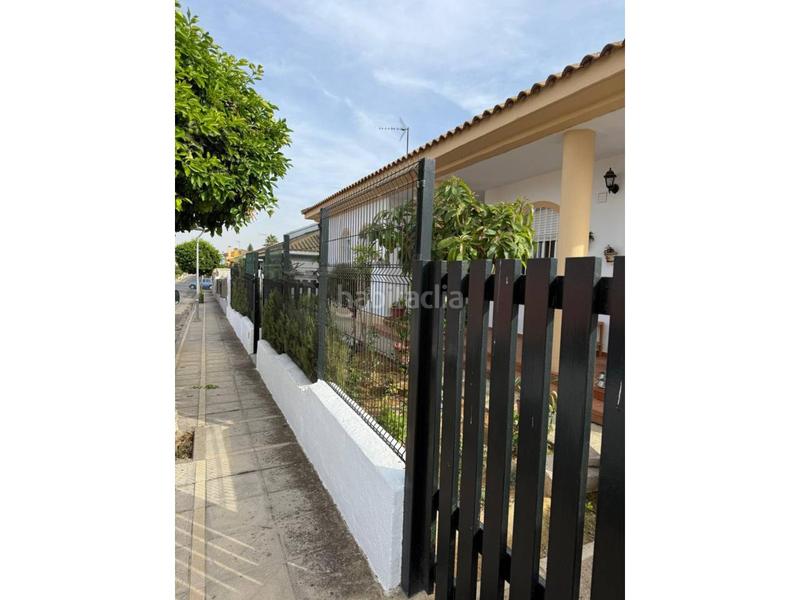 Foto d8bf2a92-f333-41f8-921c-2164de680c9b. Chalet with heating parking pool in Almensilla