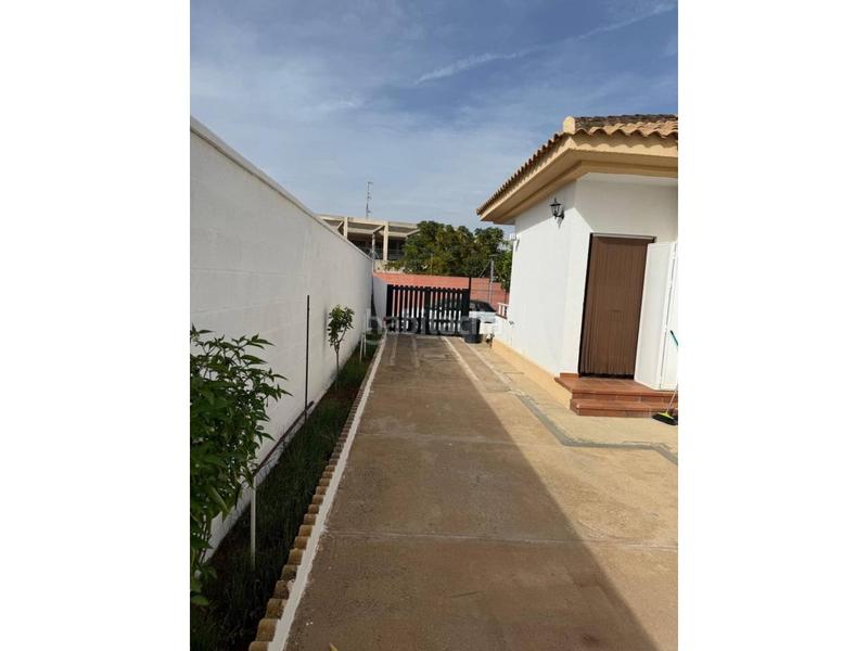 Foto dc28aa8f-9b8d-475f-a082-6771ab3195dc. Chalet with heating parking pool in Almensilla