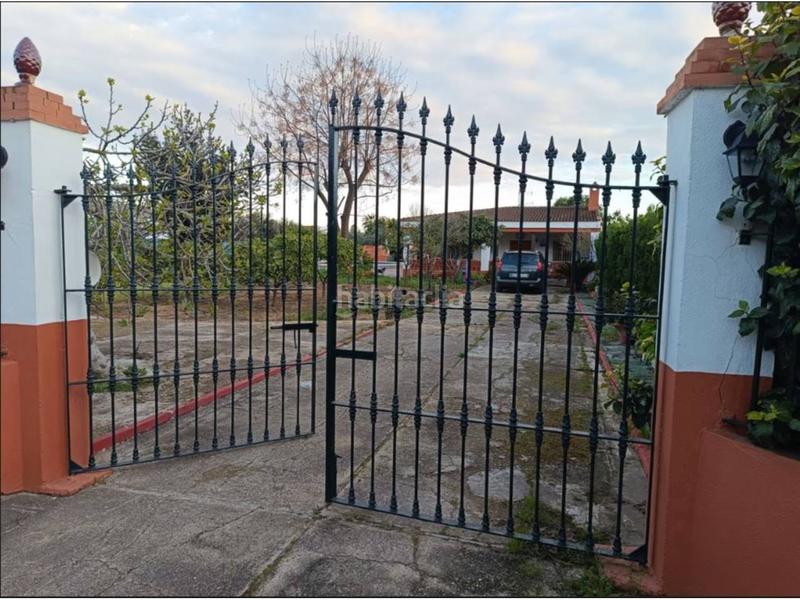 Foto 9fd29876-b895-44cd-a3c2-ec662b63c2e1. Xalet amb aparcament piscina a Carmona