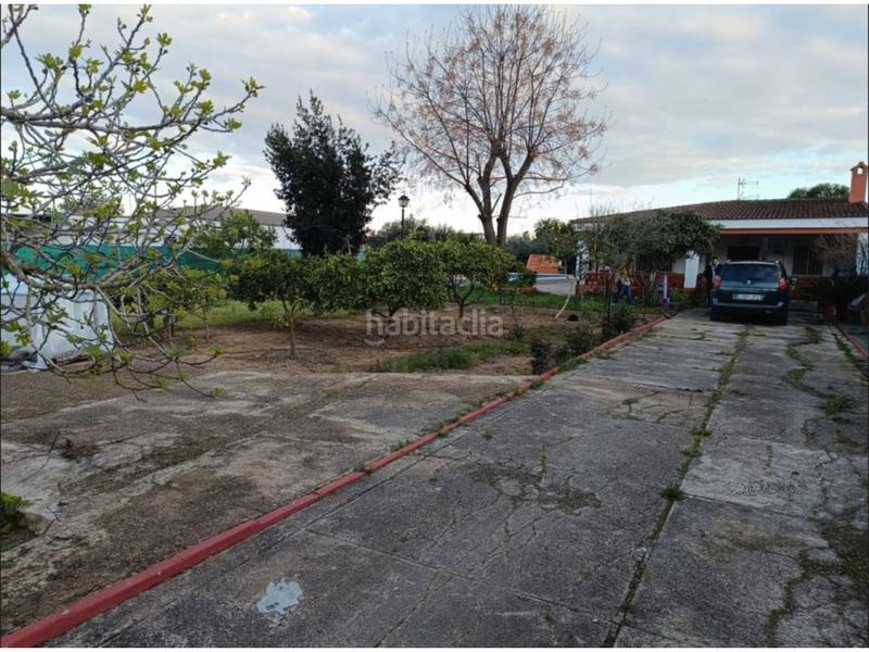 Foto bb5a2a74-fa7f-4973-8abc-757352139cbc. Xalet amb aparcament piscina a Carmona