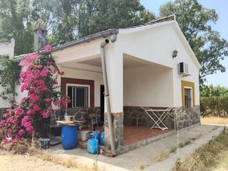 Chalet  Urbanizacion el chaparral. Chalet unifamiliar en venta en carmona