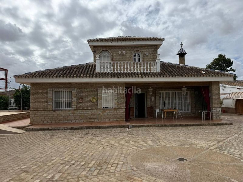 Foto 54b23ffb-5adc-49b4-af34-f15e3189cd8a. Xalet a calle macarena 95 a Carmona