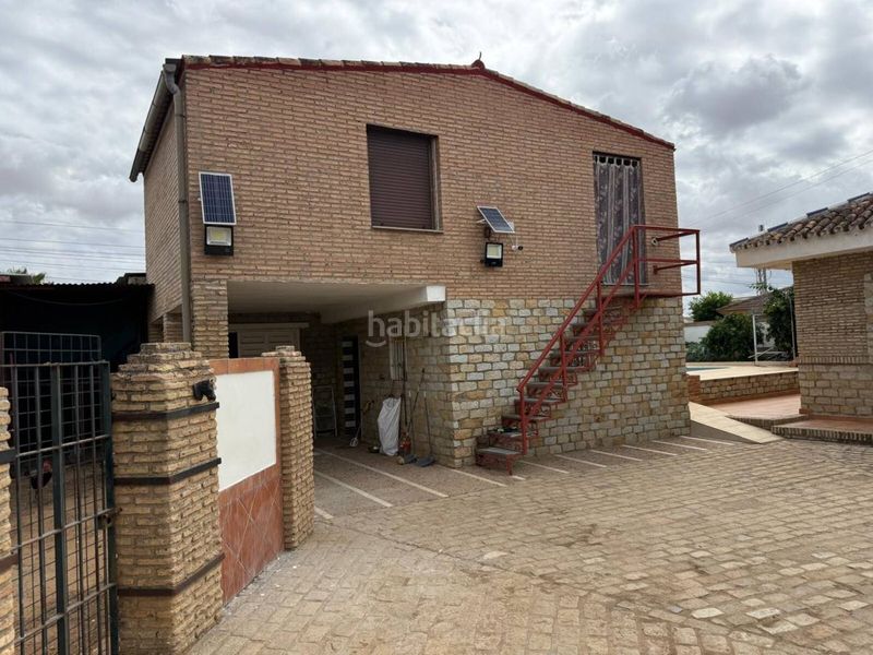 Foto 57f9c39e-67d8-4caf-9f14-074ebe592f05. Xalet a calle macarena 95 a Carmona