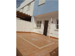 Maison jumelée  Avenida lumbreras. Casa adosada en venta en gerena