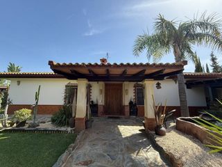 Chalet  Urbanizacion pino grande. Chalet unifamiliar en venta en carmona
