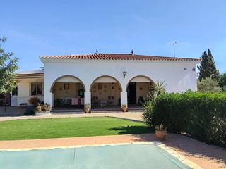 Chalet in Urbanizacion Monjas