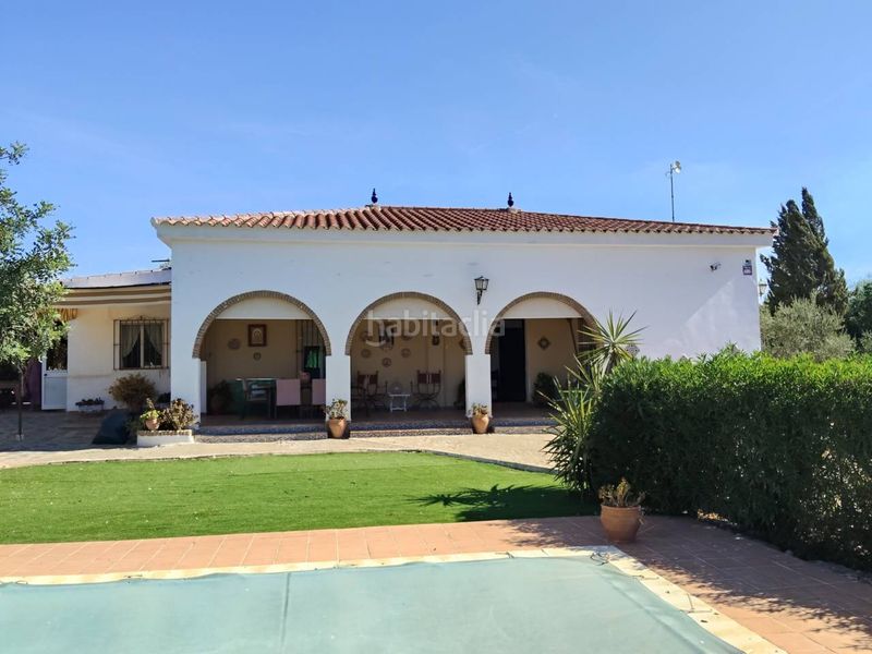 Foto 6c478e29-fd27-4059-b50a-d592f2622c18. Chalet avec chauffage parking piscine dans Carmona
