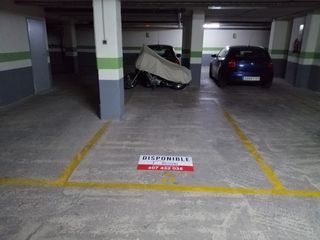Alquiler Parking coche en Calle múnich 72 33. Garaje parc central