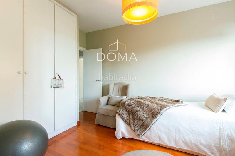Foto 43a75386-9667-471f-a031-aebcd97f8b79. Casa adossada amb calefacció piscina a Ciutat Diagonal Esplugues de Llobregat