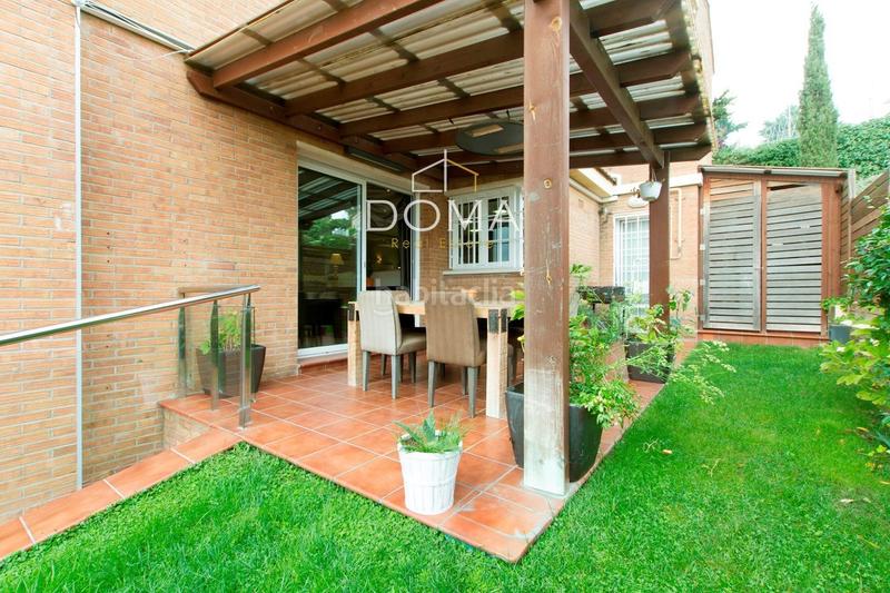 Foto 4b43a2fa-7ad1-46ac-a6d7-0bbbb550df79. Casa adossada amb calefacció piscina a Ciutat Diagonal Esplugues de Llobregat