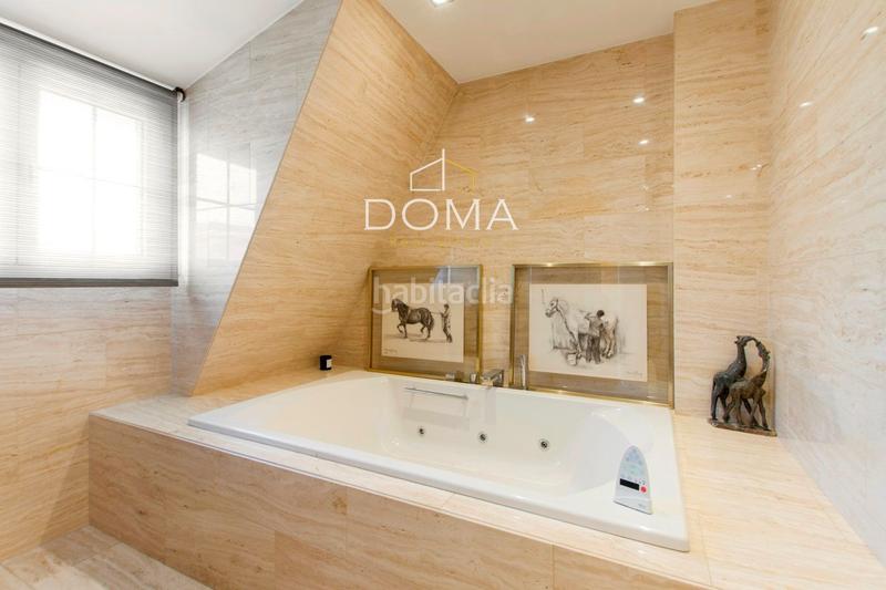 Foto 64a9edbd-39a4-4637-8685-b059b5375a1f. Casa adossada amb calefacció piscina a Ciutat Diagonal Esplugues de Llobregat