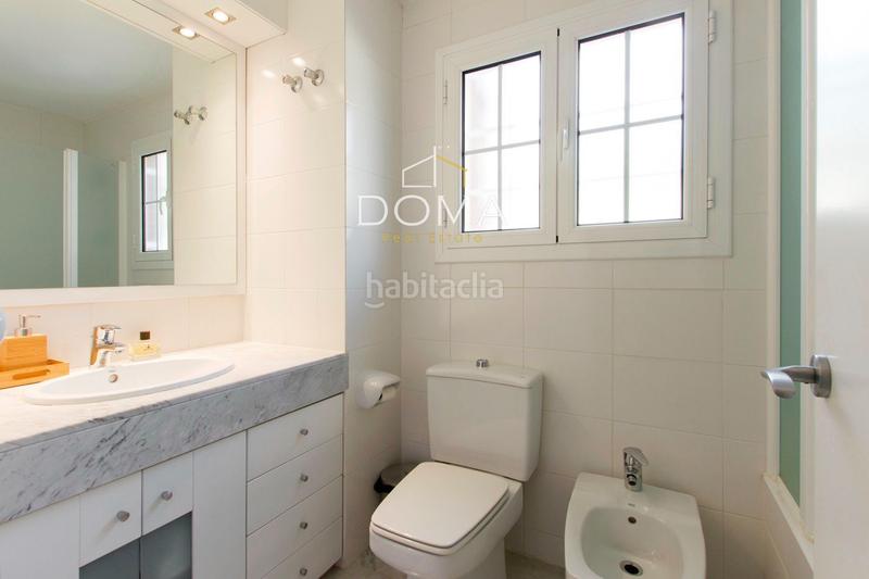 Foto 8847d3c5-7d98-4c71-9ac2-4fa2f5cf35f3. Casa adossada amb calefacció piscina a Ciutat Diagonal Esplugues de Llobregat