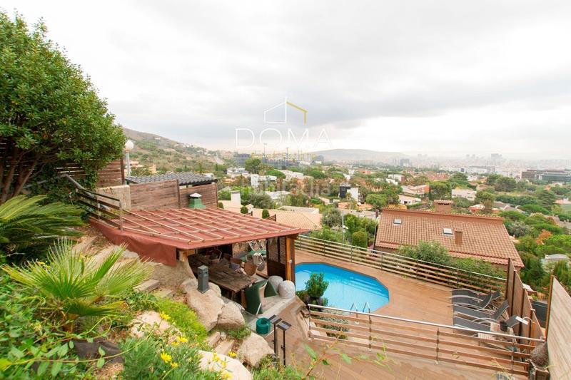 Foto d9723e5a-2bc4-4ca8-8395-f51b87f251a3. Casa adossada amb calefacció piscina a Ciutat Diagonal Esplugues de Llobregat