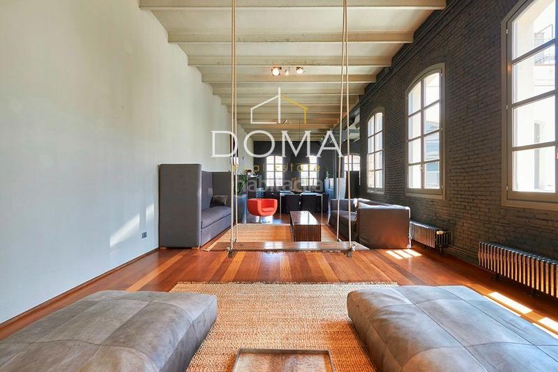 Foto 5415cd40-b6bf-4855-b22b-4dfe703d63e6. Àtic amb calefacció a St. Pere - Sta. Caterina - El Born Barcelona