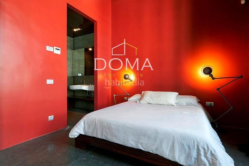 Foto b4578ae1-4ff8-4d0f-8cc3-f386f6e21769. Àtic amb calefacció a St. Pere - Sta. Caterina - El Born Barcelona