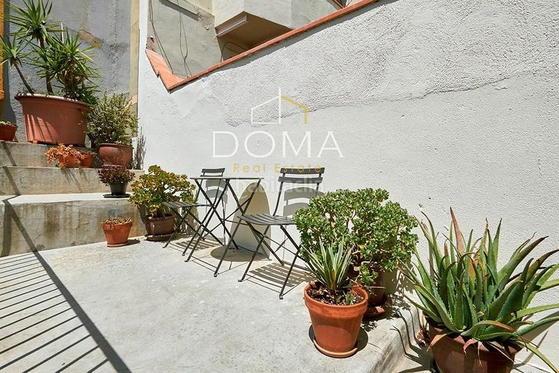 Foto ddf5dfcb-38aa-43a3-818c-a53a9ecd74dd. Àtic amb calefacció a St. Pere - Sta. Caterina - El Born Barcelona