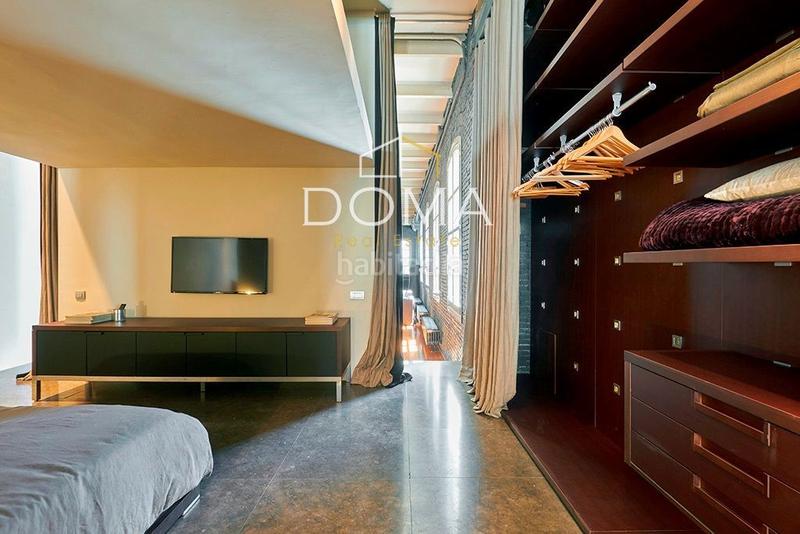 Foto f9484a71-a521-4844-b215-85d39205a685. Àtic amb calefacció a St. Pere - Sta. Caterina - El Born Barcelona