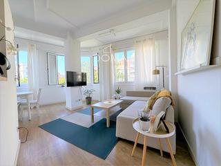 Rent Flat  Gaudí. Piso en alquiler temporal muy luminoso de diseño con vistas a la
