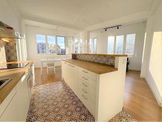 Location Appartement  Gaudí. Piso en alquiler temporal amueblado muy luminoso de diseño con v