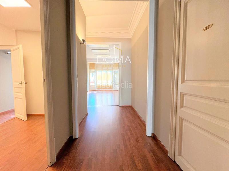 Foto b7c9c763-c8b4-43d0-8c5d-e2e3856108a6. Location bureau avec chauffage dans Dreta de l´Eixample Barcelona