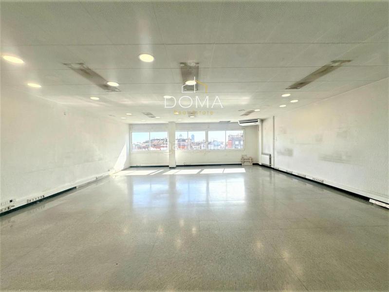 Foto bb20d490-27b8-429e-b082-62b2261e1260. Rent office space with heating in Fort Pienc Barcelona