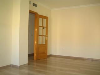 Location Appartement à Calle carril del picón 29. Piso en alquiler sin amueblar con plaza de garaje