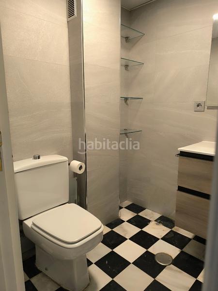 Foto a13f0b7a-50f3-4625-a74e-0f31c36c19f2. Alquiler piso buen piso en alquiler excelente zona. en Granada