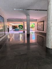 Location Appartement à Camino de ronda 212. Alquiler larga duración sin comisión !!!