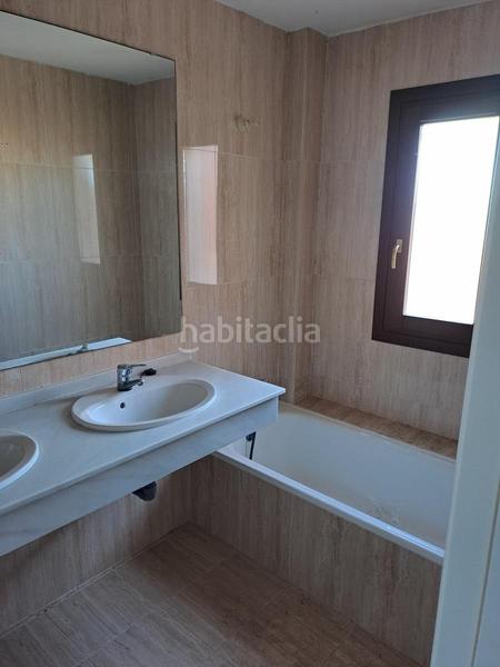 Foto 81fa405b-eb41-4001-a347-430afe297d2e. Casa adossada amb aparcament piscina a Alcorrín Manilva