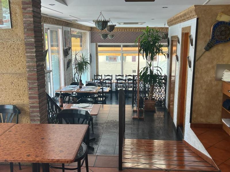 Foto f5513d85-5df5-4e2c-b6a1-90cb3933a092. Alquiler local comercial se traspasa conocido restaurante en Arroyo de la Miel en Benalmádena