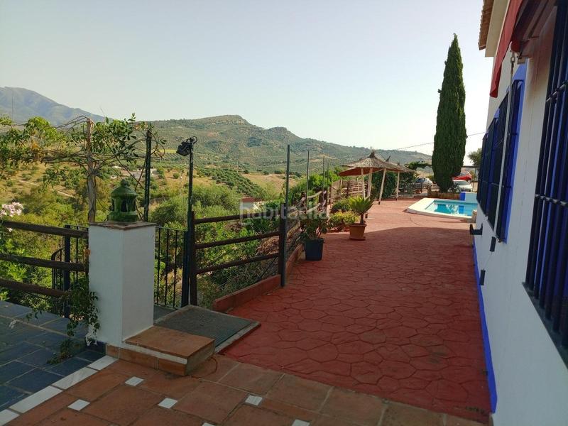 Foto d85598de-7dda-4f48-93a4-89956e1b9954. Edifici a Guaro