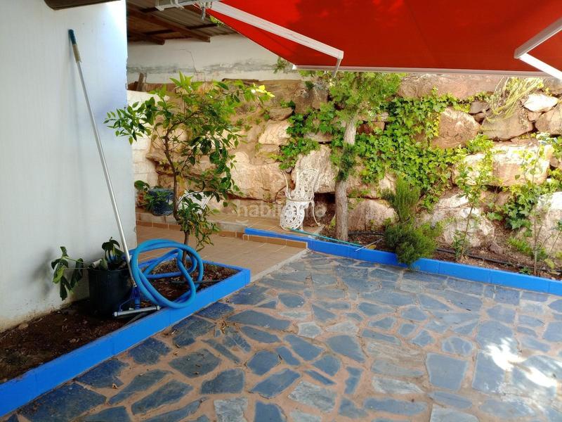 Foto ecd9af42-44de-46cc-91b5-34c15d34c0b8. Edifici a Guaro