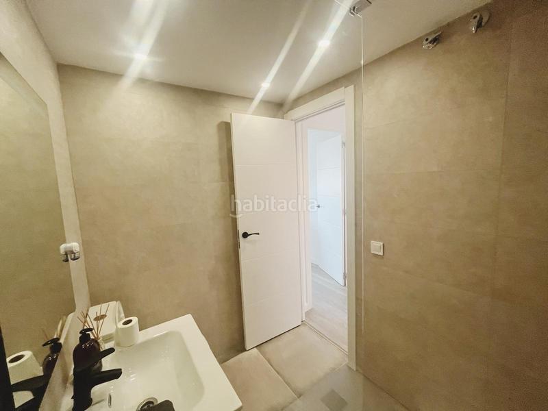 Foto 29c4ab84-5077-40a6-875e-5ca1089bfad0. Apartamento venta benalmadena costa puerto marina en Benalmádena